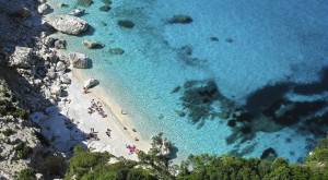 italy-sardinia-calagoloritze-beach-460568913