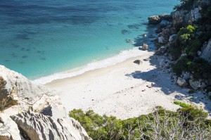 italy-sardinia_calafuili-beach-495341187